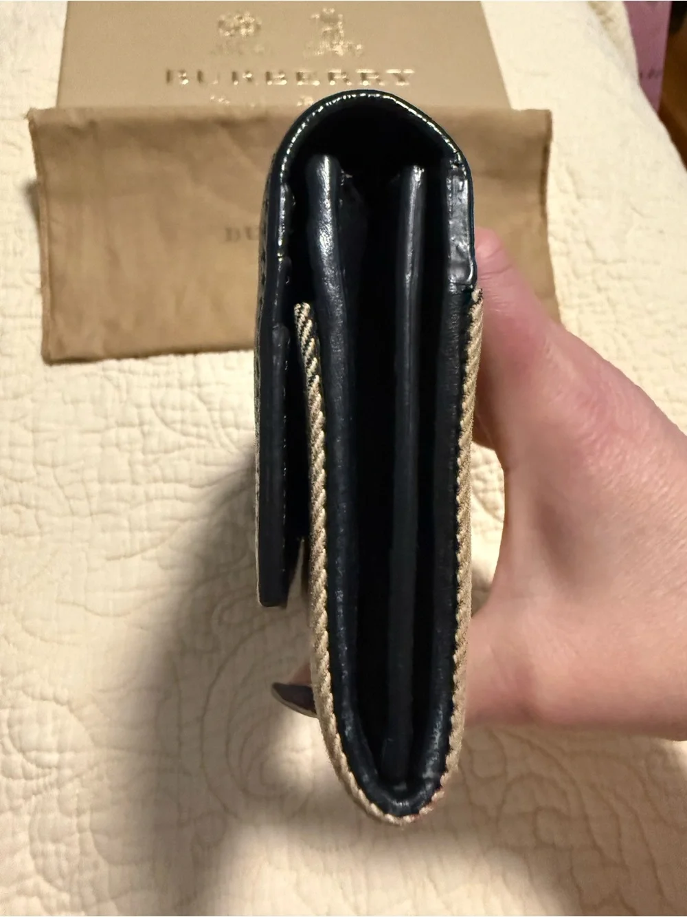 Burberry iconic Leather & Beige Check Wallet! Full inclusion with COA!!